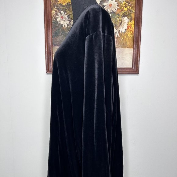 Roaman's Blouse Top Women's 3X Crew Neck Taiwan Black Velvet-Like Casual - Picture 3 of 13